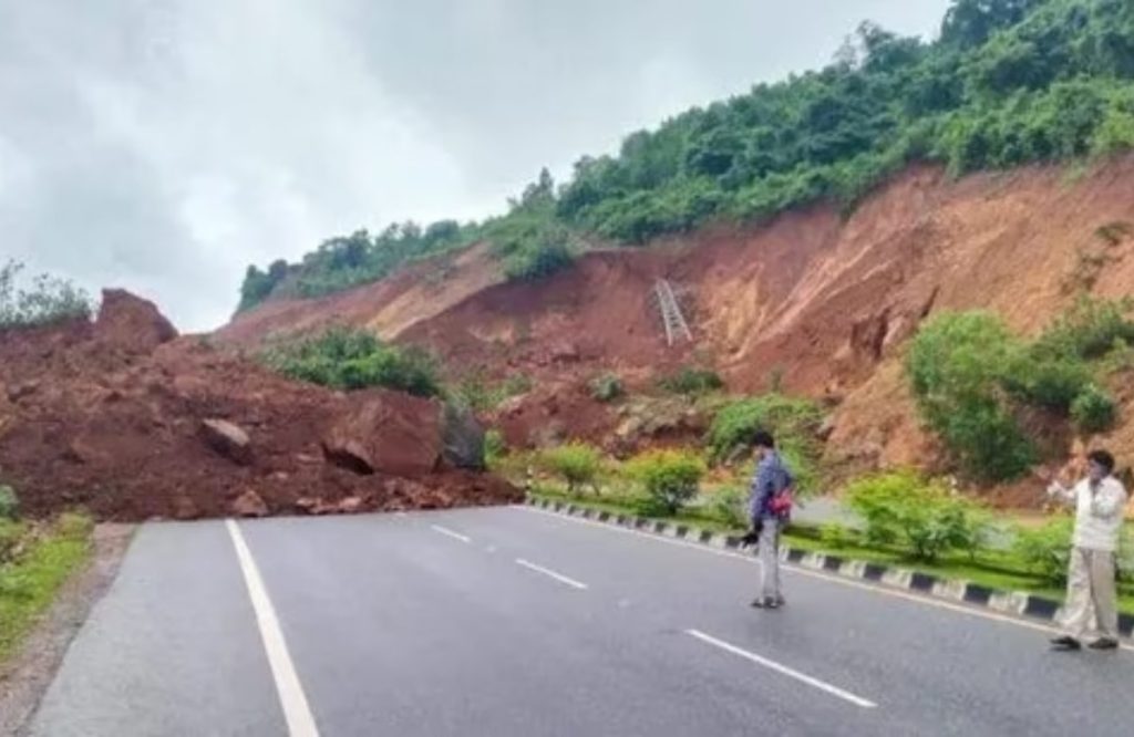 Ankola Landslide Malayalee Man Missing 