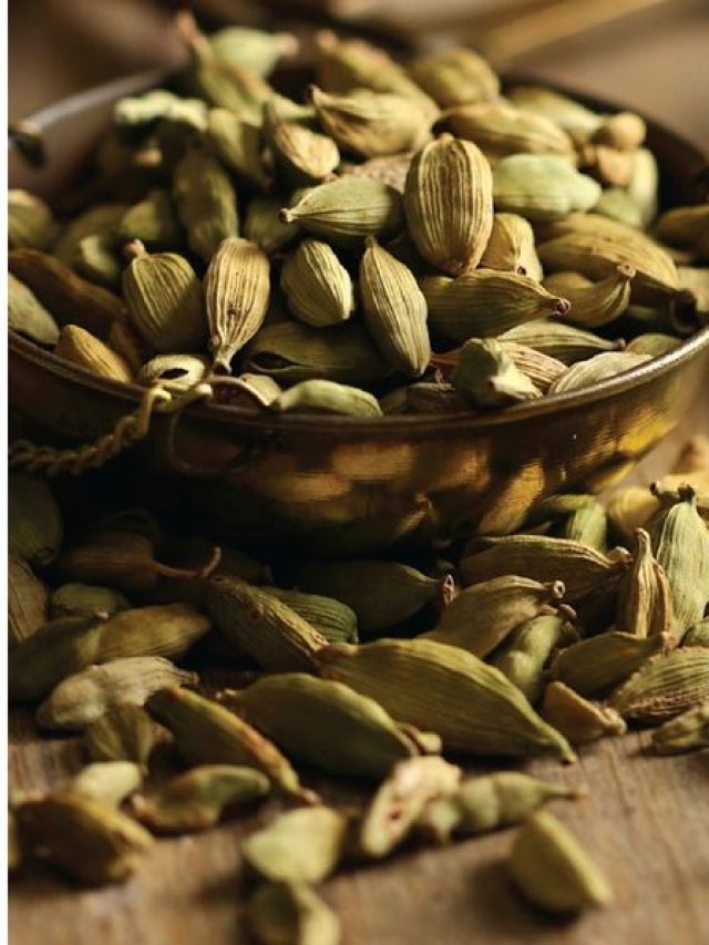 Health Benefits of Cardamom (6)